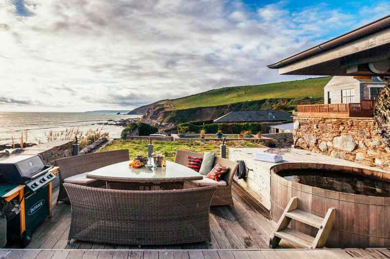 Dog Friendly Holidays Cornwall With Hot Tub